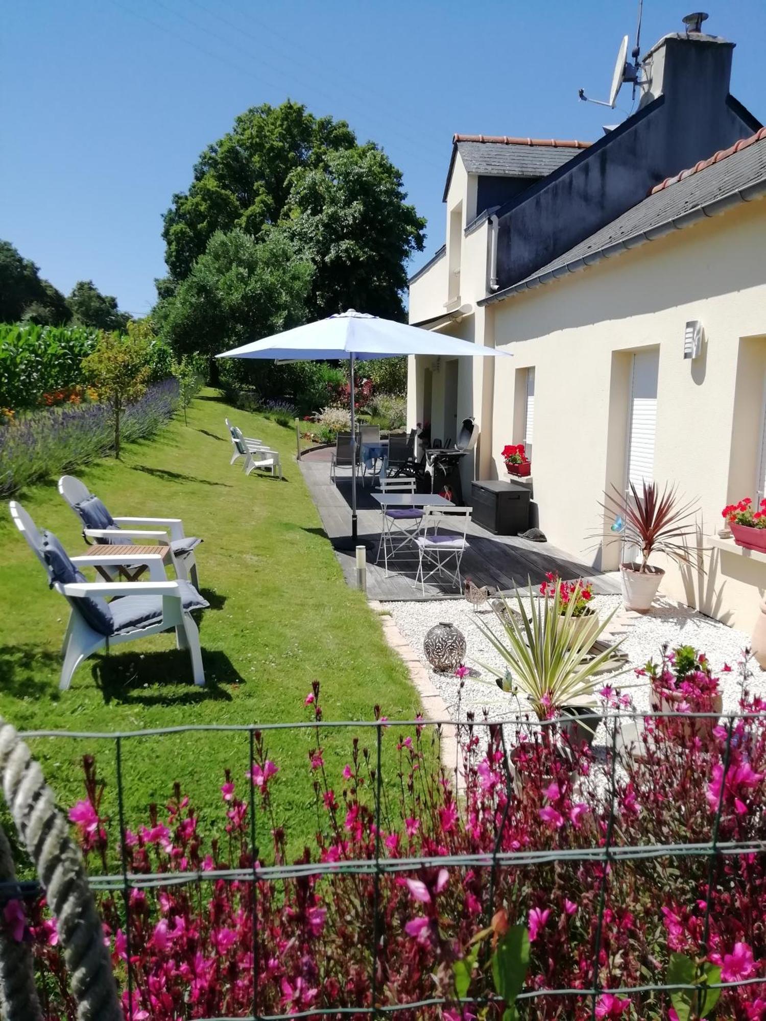 Kerlan Bed & Breakfast Béganne Exterior photo